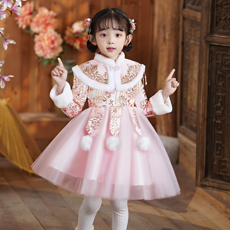 ملابس الفتيات الحمراء للسنة ال - مراجعة Baby Clothing Quilt وسعره